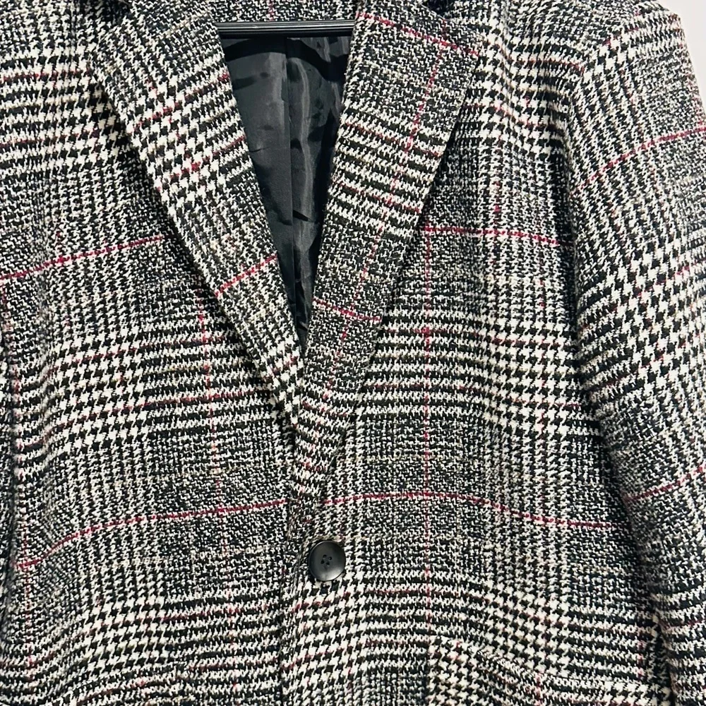 Unisex Houndstooth Pattern Black and White. - Picture 2 of 13